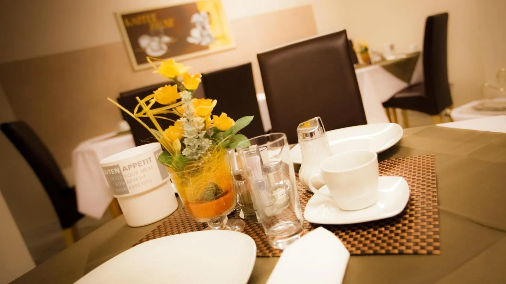 Hotel Carlton Mayfair Düsseldorf 3*,