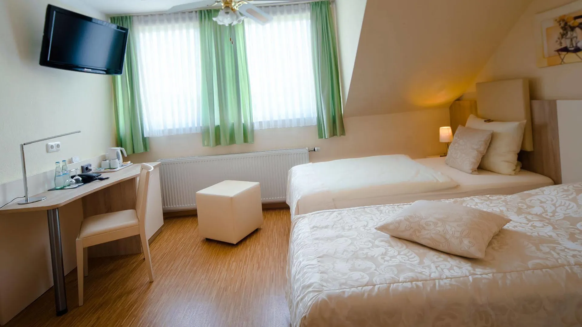 Hotel Carlton Mayfair Düsseldorf 3*,